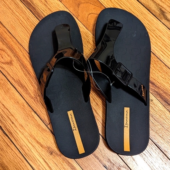 Sandals - Picture 3 of 3